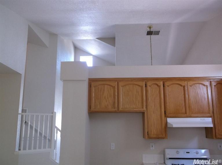 1728 W Laurelgrove Ln, Tracy, CA 95376 photo 5