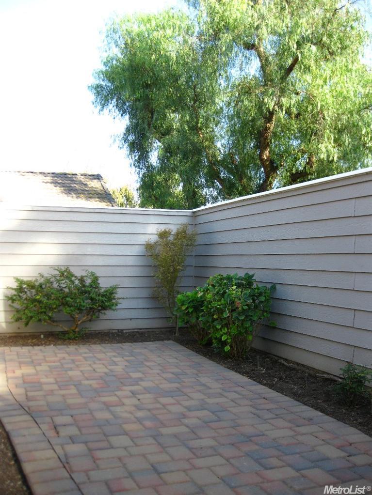 2260 Chelmsford Dr, Modesto, CA 95356 photo 2