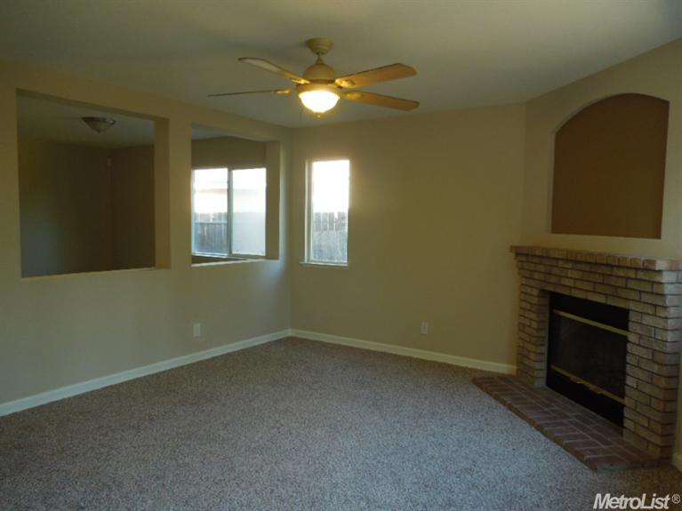 928 Rolling Oak Ct, Modesto, CA 95351 photo 3