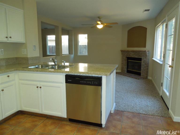 928 Rolling Oak Ct, Modesto, CA 95351 photo 5
