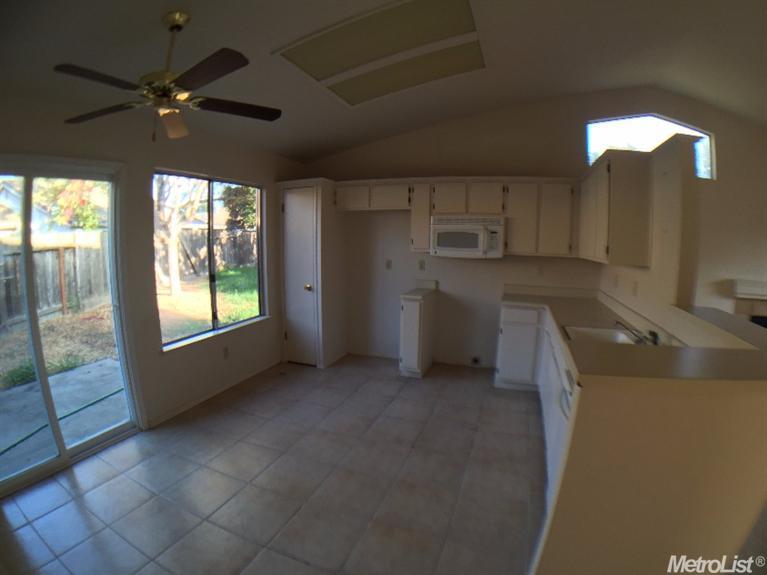 425 Beufort Ct, Modesto, CA 95357 photo 17