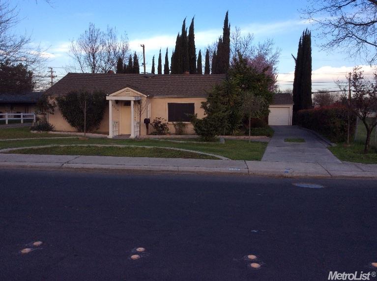 2204 Whitcomb Way, Modesto, CA 95350 photo 2