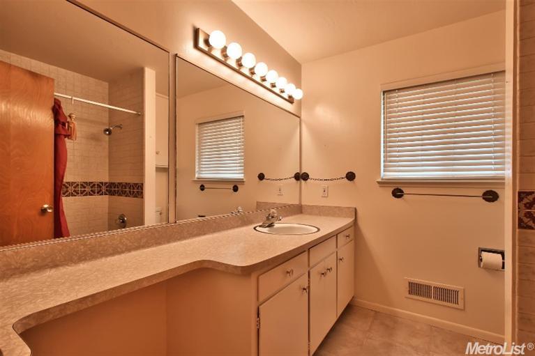 1254 Gary Way, Carmichael, CA 95608 photo 18