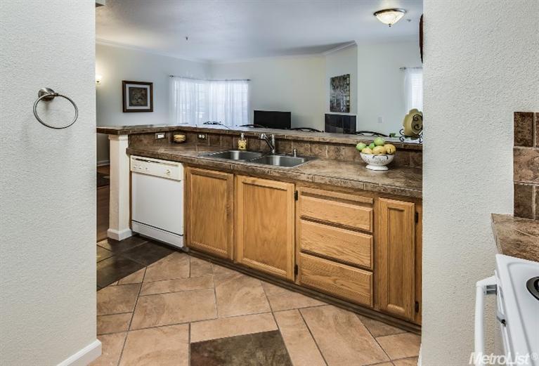 303 E Beachcomber Dr, Rocklin, CA 95677 photo 9