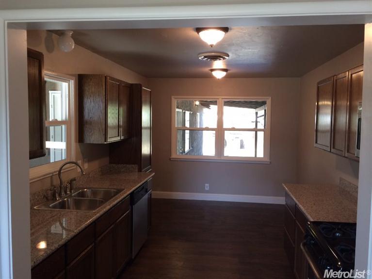 813 Carrigan Ave, Modesto, CA 95350 photo 2