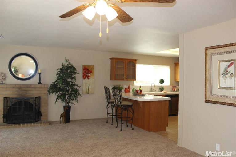 2918 Temple Dr, Davis, CA 95618 photo 4