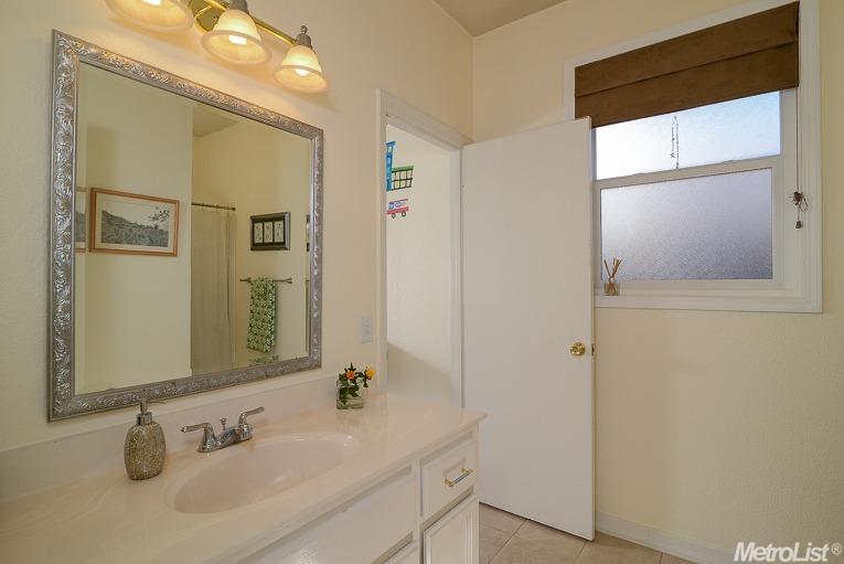 8416 Falcon View Dr, Antelope, CA 95843 photo 16