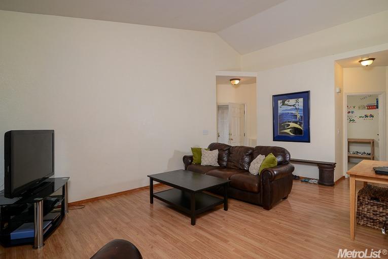 8416 Falcon View Dr, Antelope, CA 95843 photo 6