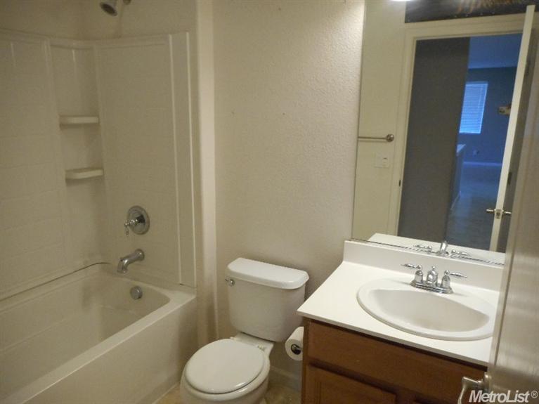 255 Cherry Blossom Ln, Patterson, CA 95363 photo 7