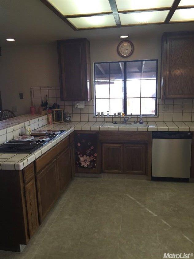 3832 W Marigold Ln, Modesto, CA 95356 photo 9