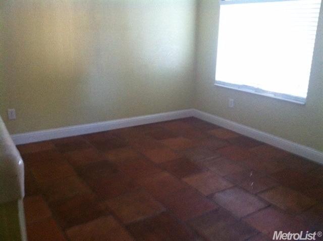 517 N Orange Ave, Modesto, CA 95350 photo 11