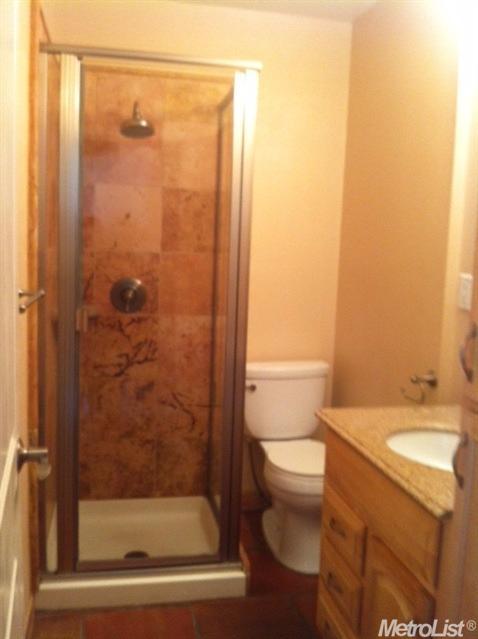 517 N Orange Ave, Modesto, CA 95350 photo 8