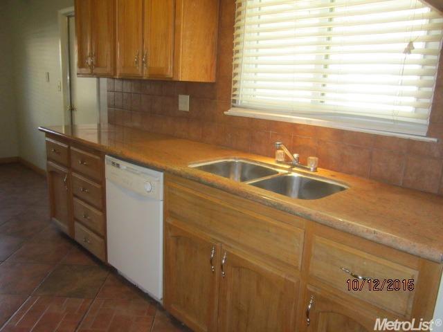2509 Adrian St, Turlock, CA 95382 photo 2
