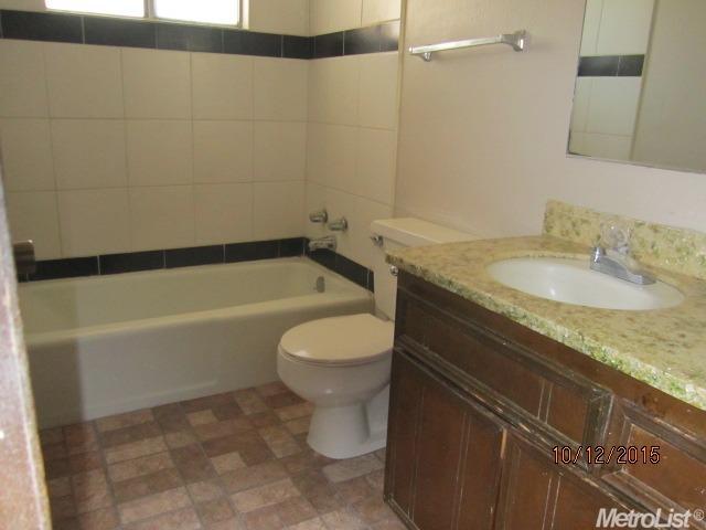 2509 Adrian St, Turlock, CA 95382 photo 7