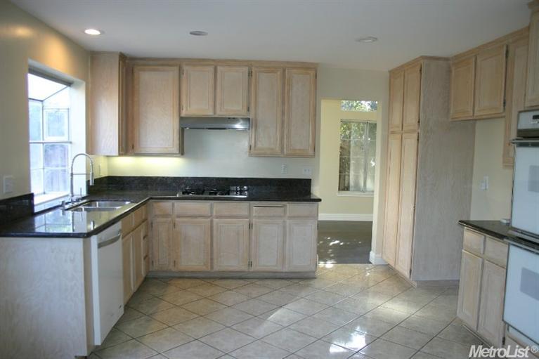 236 Gelf Ln, Modesto, CA 95357 photo 4