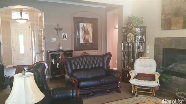 1774 Fleabane Ln, Manteca, CA 95337 photo 4
