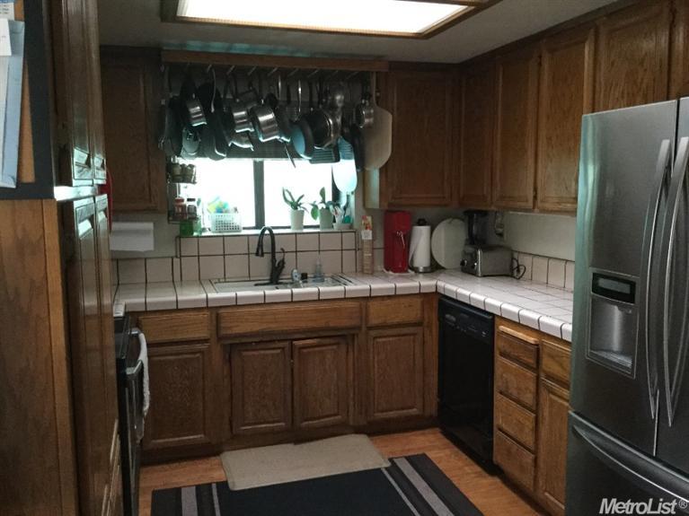 4025 Timahoe Dr, Modesto, CA 95356 photo 9