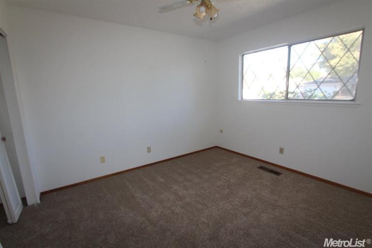 1102 Arboleda Dr, Modesto, CA 95351 photo 10