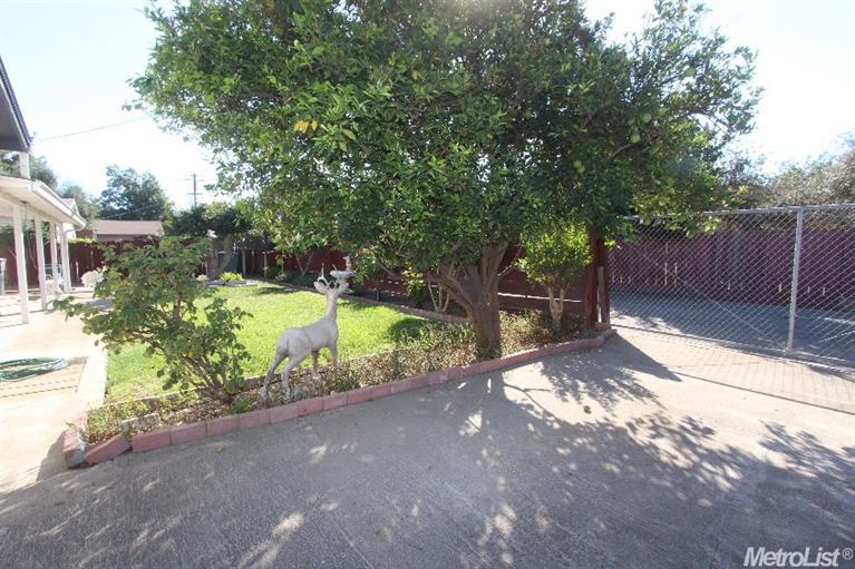 1102 Arboleda Dr, Modesto, CA 95351 photo 14