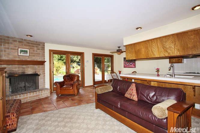 4811 Gibbons Dr, Carmichael, CA 95608 photo 9