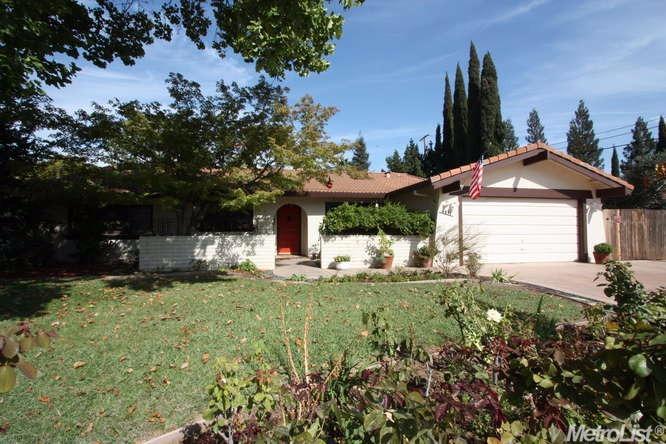 4811 Gibbons Dr, Carmichael, CA 95608 photo 1