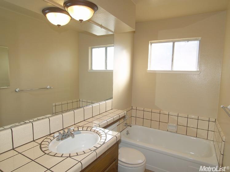 1304 Mica Way, Modesto, CA 95355 photo 12
