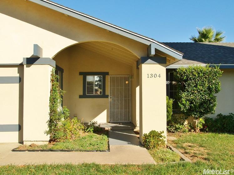 1304 Mica Way, Modesto, CA 95355 photo 2