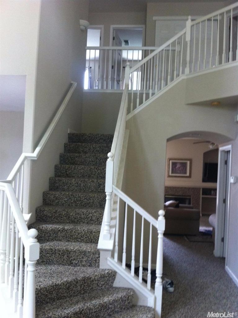 1708 Carousel Dr, Modesto, CA 95356 photo 2
