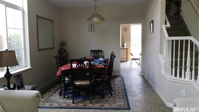 1708 Carousel Dr, Modesto, CA 95356 photo 4