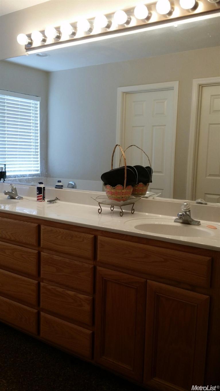 1708 Carousel Dr, Modesto, CA 95356 photo 10