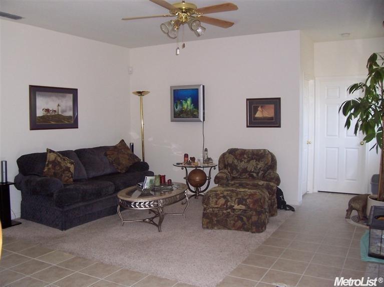 1072 Moonbeam Way, Turlock, CA 95382 photo 4