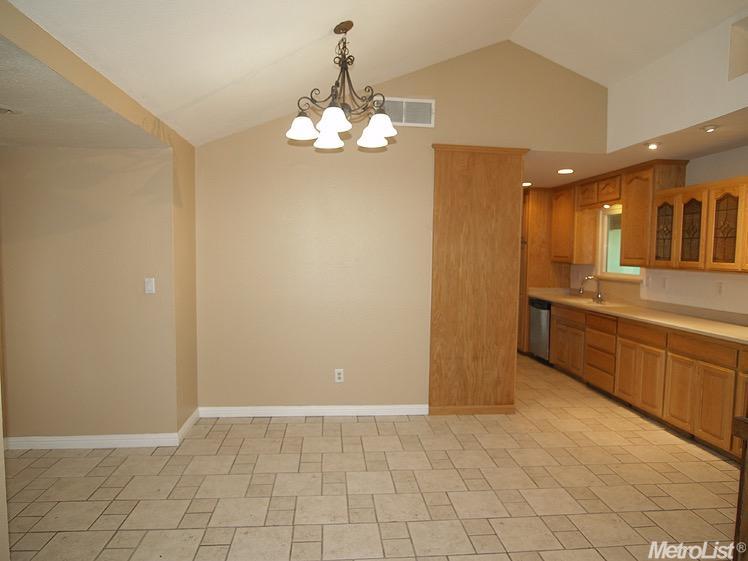 2812 E Orangeburg Ave, Modesto, CA 95355 photo 12