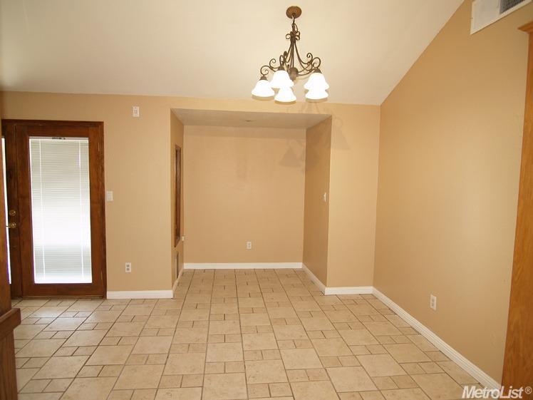 2812 E Orangeburg Ave, Modesto, CA 95355 photo 10