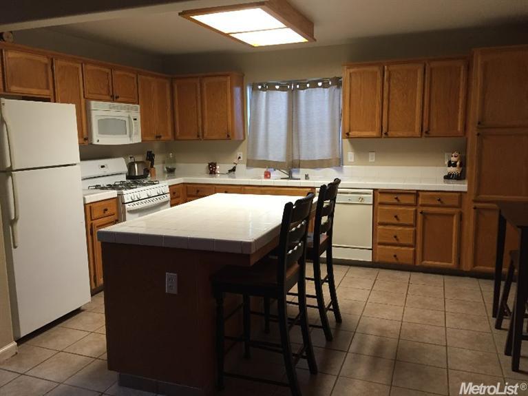 1643 Backus, Turlock, CA 95380 photo 4