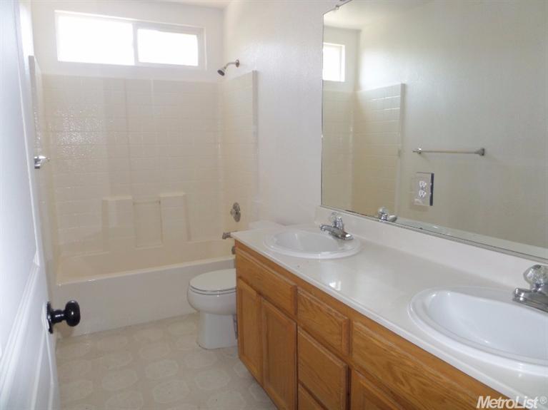 2083 Crom St, Manteca, CA 95337 photo 7