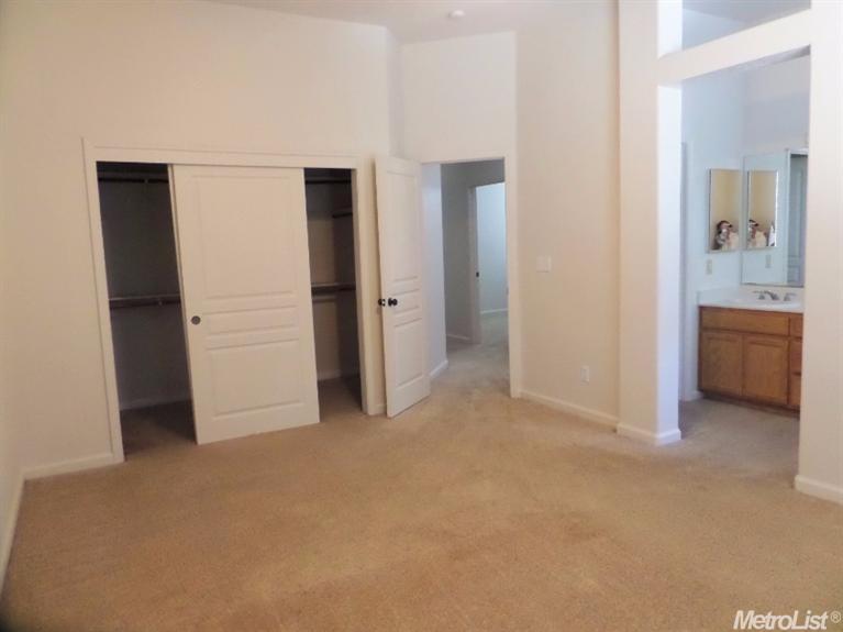 2083 Crom St, Manteca, CA 95337 photo 4