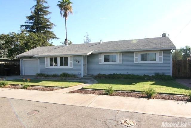 138 S Parallel Ave, Ripon, CA 95366 photo 2