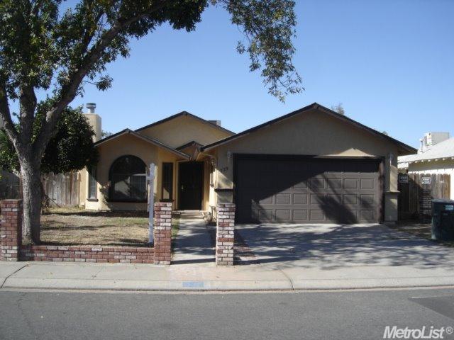 729 Mamilane, Modesto, CA 95351 photo 1