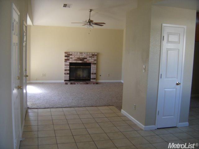 729 Mamilane, Modesto, CA 95351 photo 4