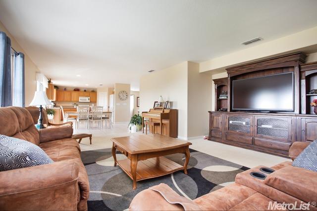 4513 Rosecliff Cir, Mather, CA 95655 photo 7