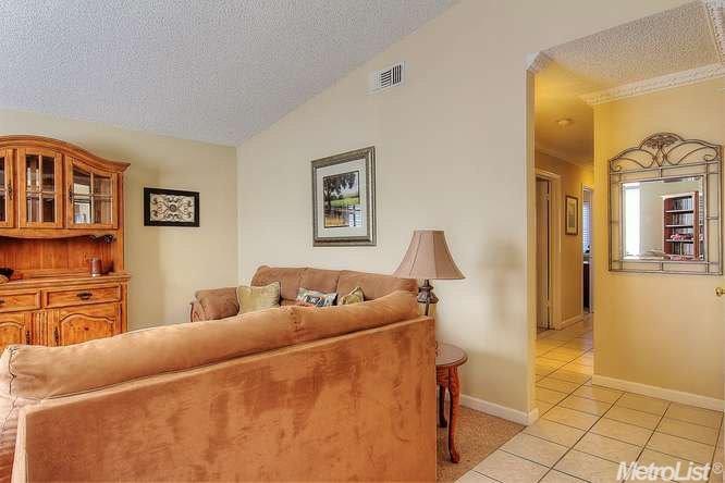 415 Yosemite Dr, Tracy, CA 95376 photo 4