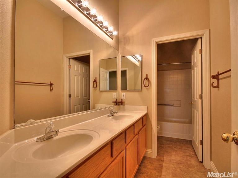 3216 Kodiak Dr, Modesto, CA 95355 photo 11