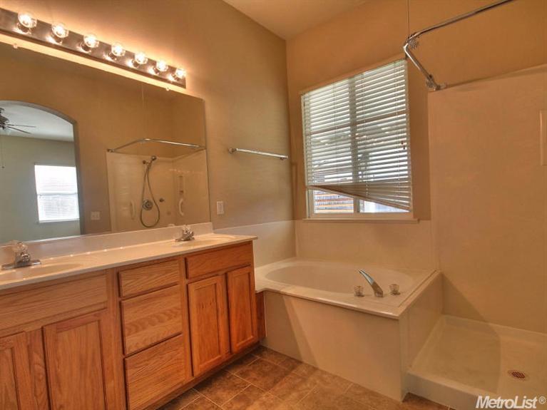 3216 Kodiak Dr, Modesto, CA 95355 photo 13