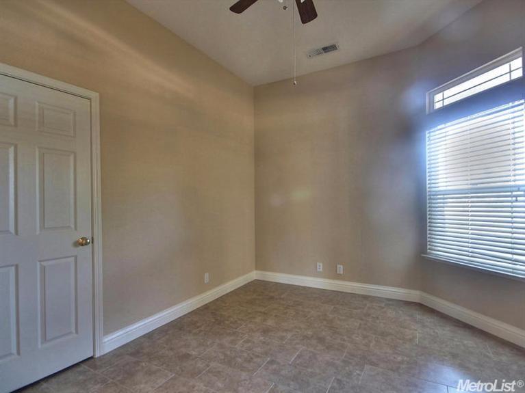 3216 Kodiak Dr, Modesto, CA 95355 photo 12