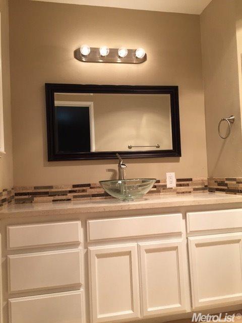2806 Warwick Ln, Modesto, CA 95350 photo 5