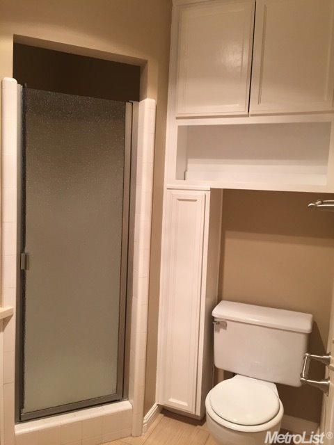 2806 Warwick Ln, Modesto, CA 95350 photo 7