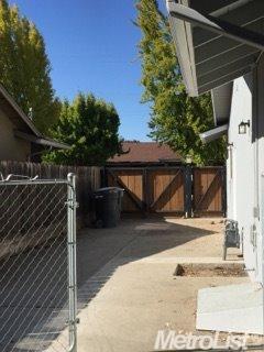2806 Warwick Ln, Modesto, CA 95350 photo 16