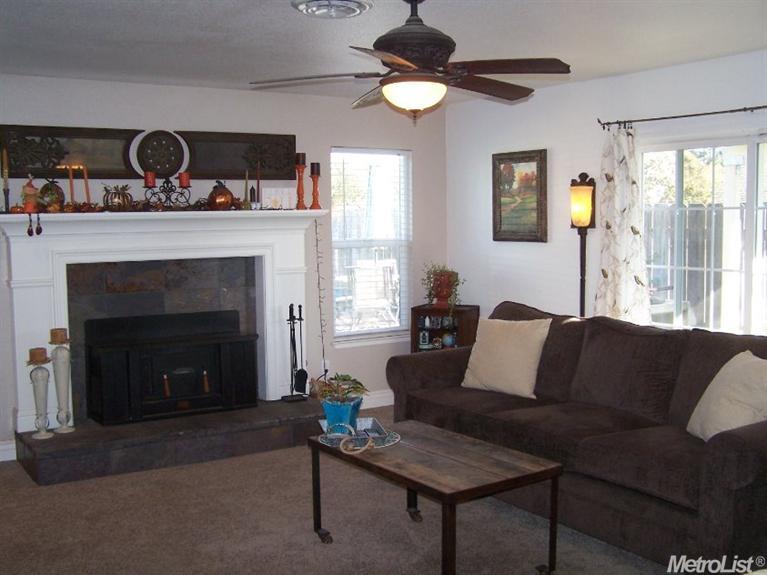 900 Guava Dr, Modesto, CA 95356 photo 2
