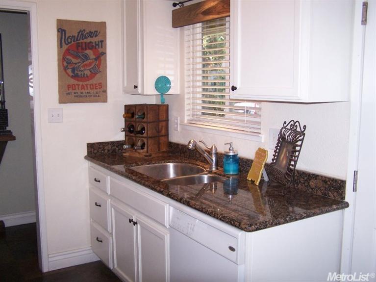 900 Guava Dr, Modesto, CA 95356 photo 5