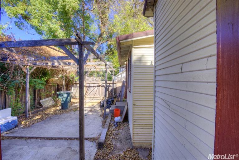 227 Park Ave, Modesto, CA 95354 photo 13